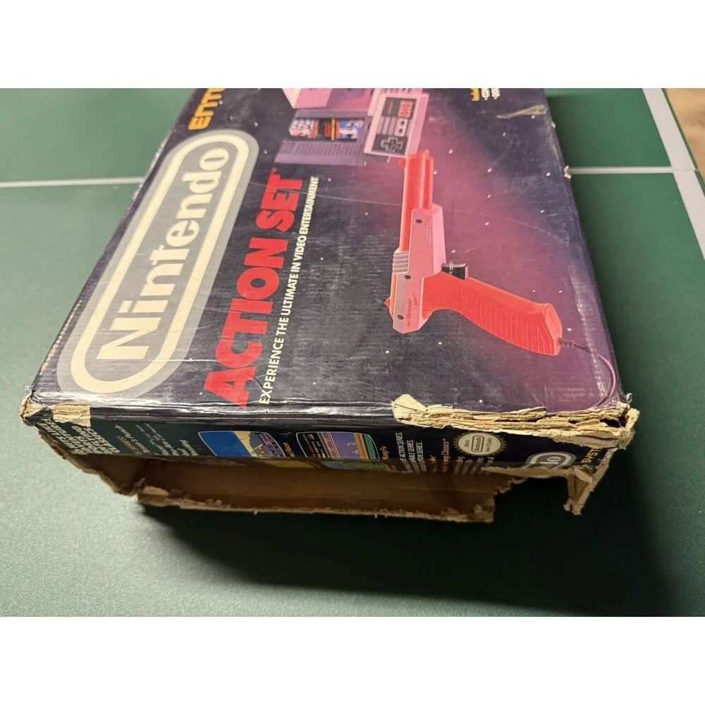 NINTENDO NES ACTION SET ZAPPER NO POWER CORD PARTS ONLY ORG MANUAL